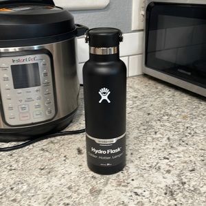 Hydro Flask 21oz Standard Mouth- Black